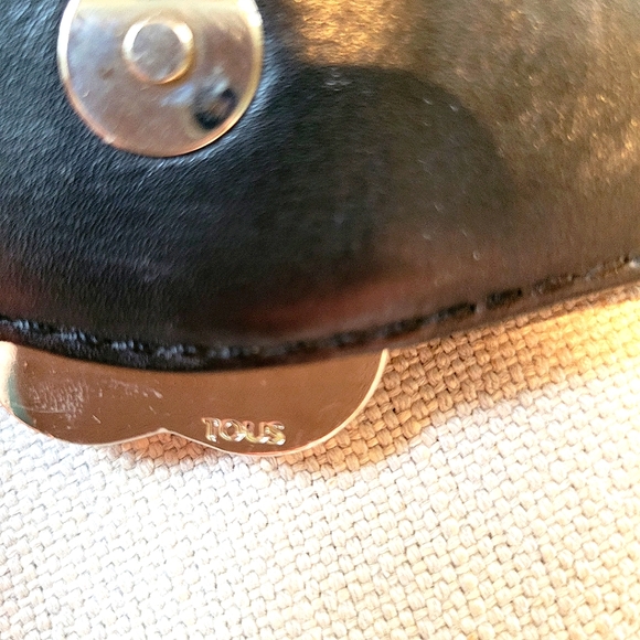 TOUS 💮 crystal Teddy 🐻 embossed leather messenger/clutch with removable chain - Picture 9 of 13
